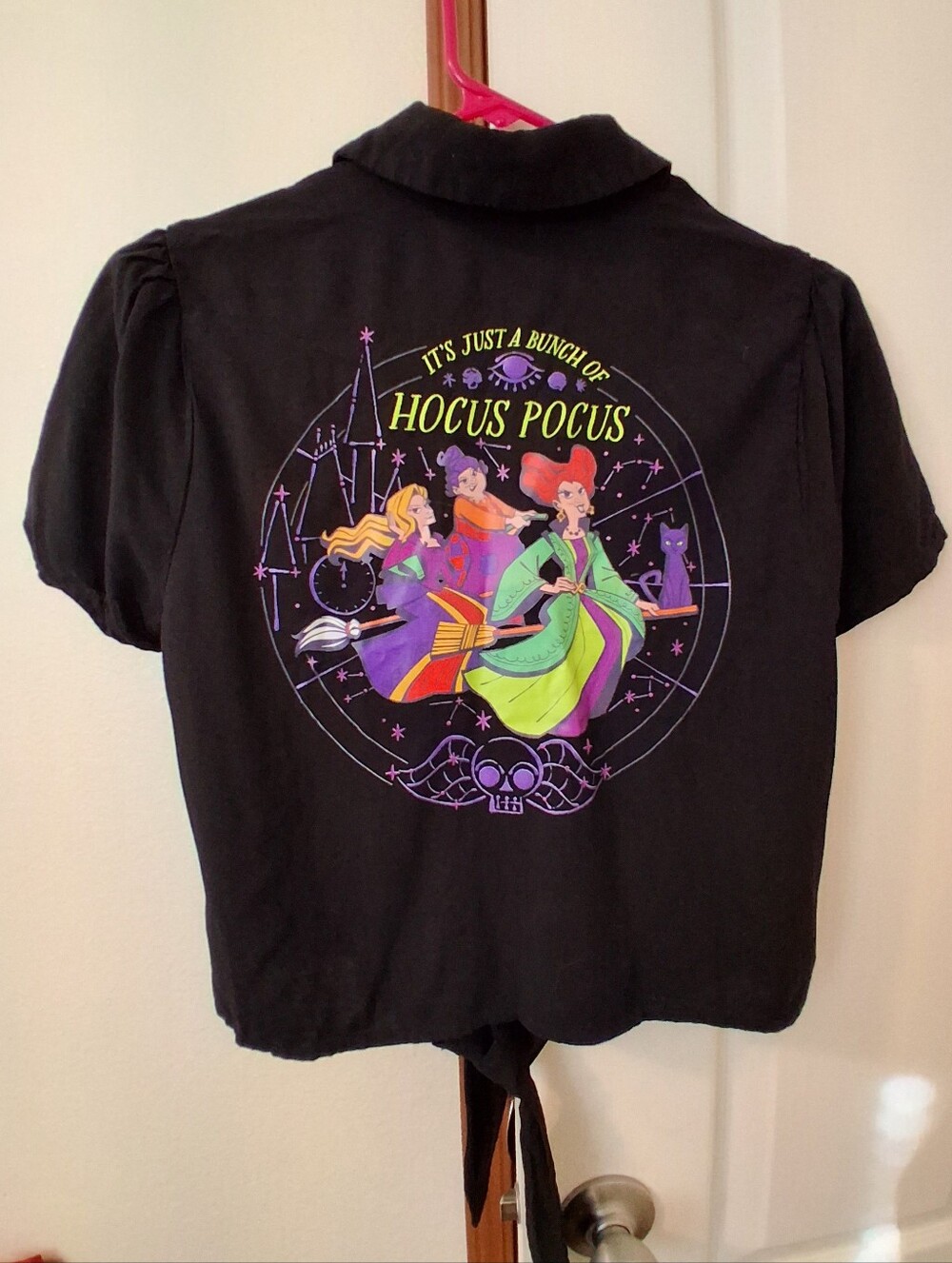 Disney Her Universe Cat Embroidered Black Top Hocus Pocus Women Halloween SzS/CH
